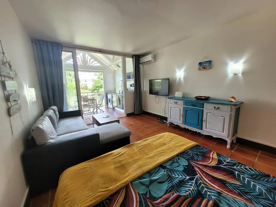 Grand Studio Les Pieds Dans L'Eau! Saint-Francois  Apartment